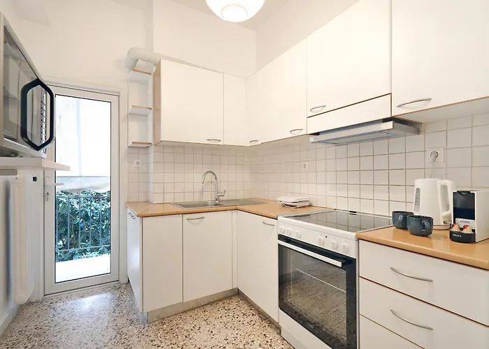 Athenian Getaway Near To Acropolis - Greecing